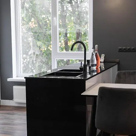 Rentwill Modern Apartment *
