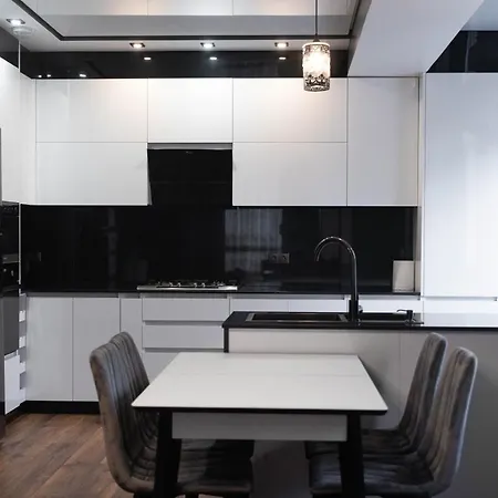 Rentwill Modern Apartment *